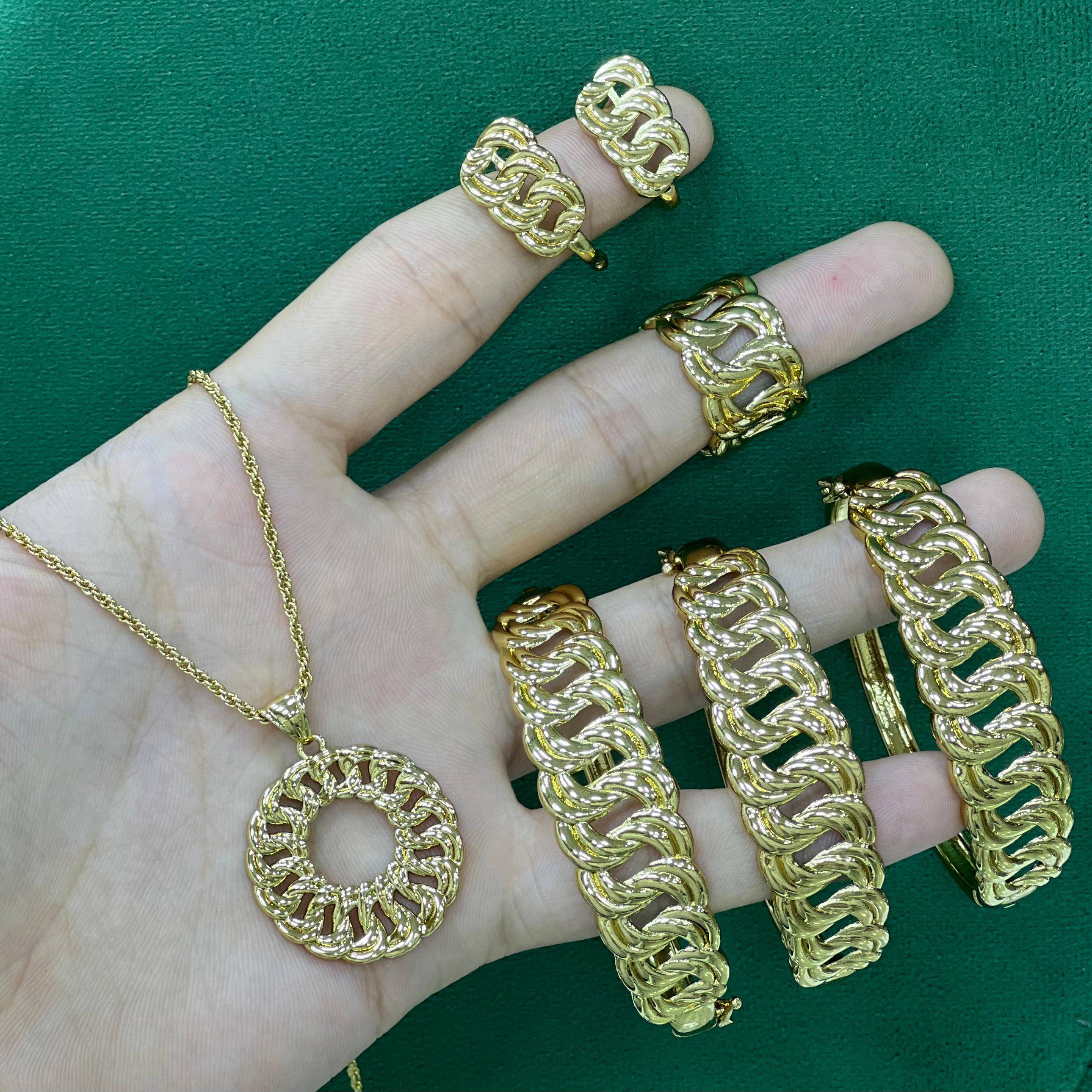 Ensemble 6 pieces en acier